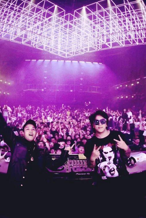 @CLUB U&M 你的狂欢可遇亦可求 DJ ONE-苏州UM NIGHT CLUB (UM酒吧) 苏州 @CLUB U&M 你的狂欢可遇亦可求 DJ ONE-苏州UM NIGHT CLUB (UM酒吧) 苏州