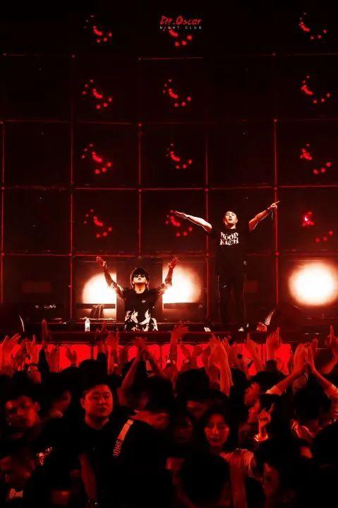 @CLUB U&M 你的狂欢可遇亦可求 DJ ONE-苏州UM NIGHT CLUB (UM酒吧) 苏州 @CLUB U&M 你的狂欢可遇亦可求 DJ ONE-苏州UM NIGHT CLUB (UM酒吧) 苏州