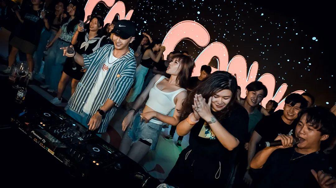 BOUNCE 派对 2.0 丨08.28 想和你搞个CP，需要请滴滴！-深圳iD酒吧/i-D Club