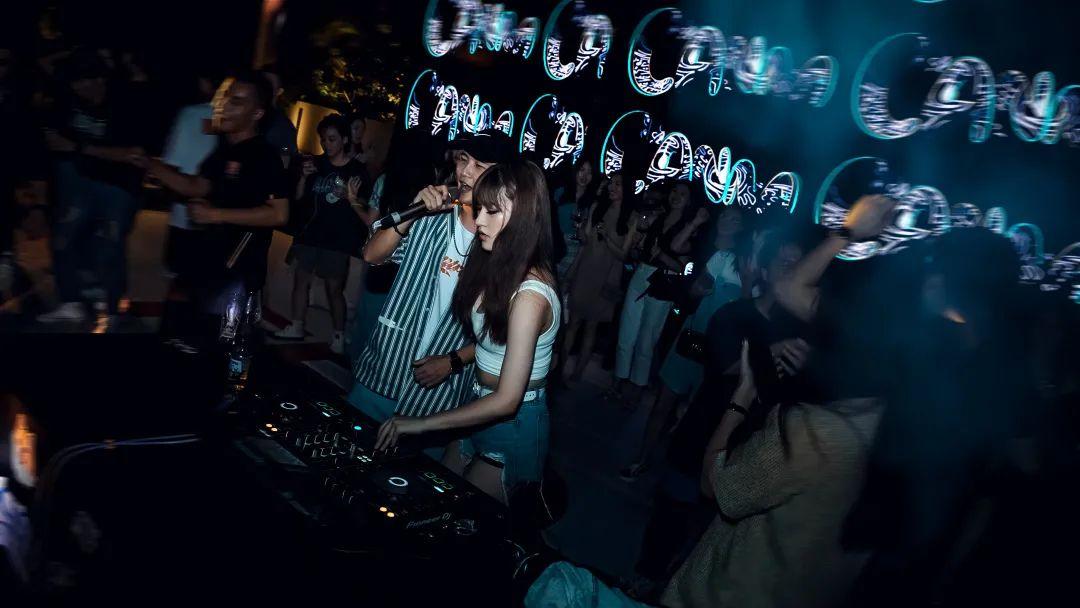 BOUNCE 派对 2.0 丨08.28 想和你搞个CP，需要请滴滴！-深圳iD酒吧/i-D Club