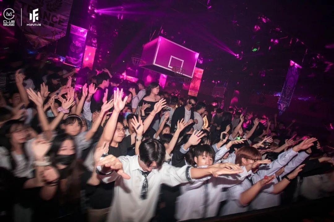 JK PARTY REVIEW | 短裙拯救不开心-武汉苏格缪斯酒吧/MUSE CLUB 光谷店