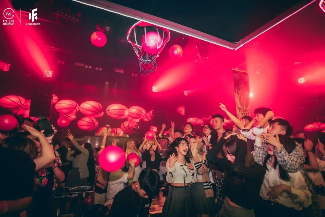 JK PARTY REVIEW | 短裙拯救不开心-武汉苏格缪斯酒吧/MUSE CLUB 光谷店