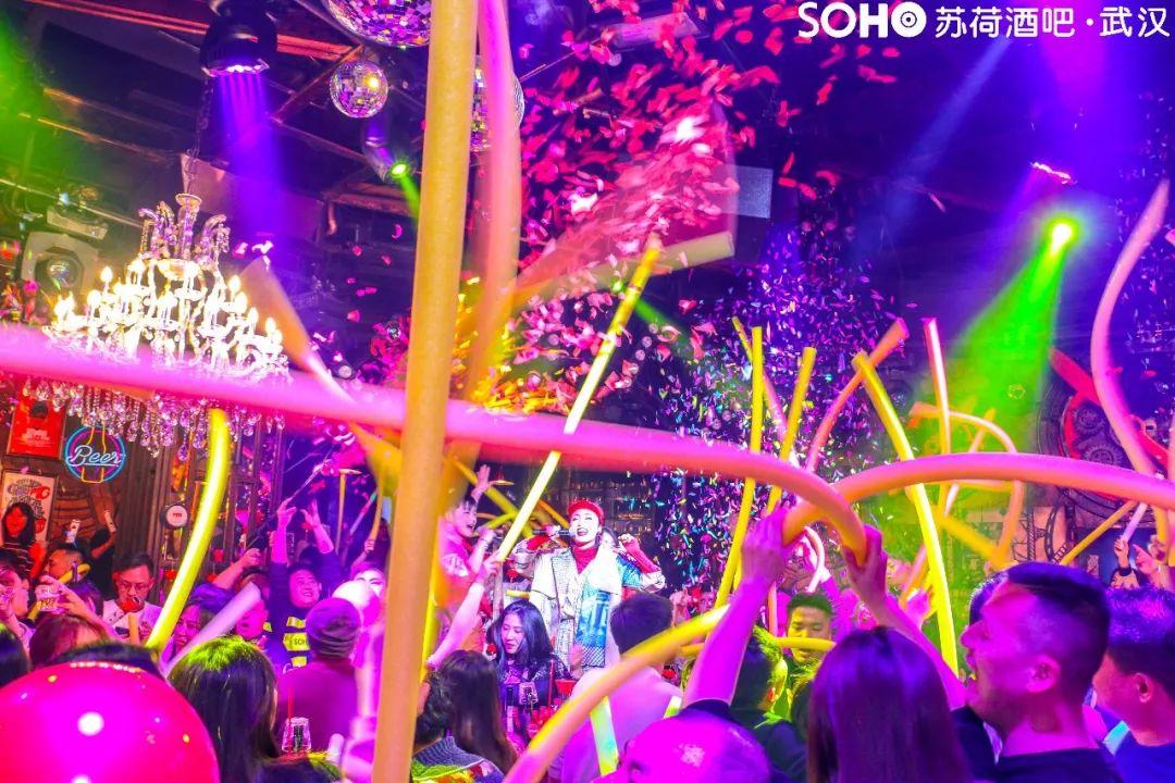 太阳落山后的浪漫全部在这里!-武汉苏荷酒吧/SOHO CLUB