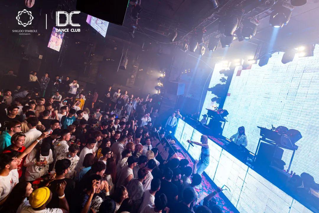 那晚，我们臣服于“捕心猎手”的霸气舞台-郑州DC酒吧/Dance Club/跳舞俱乐部