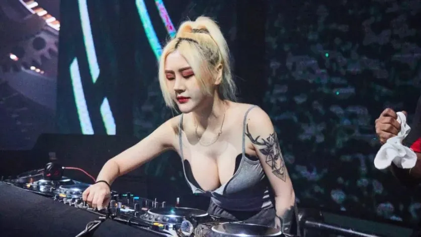 破壁二次元 谁会不喜欢元气满满美少女？-广州BBR酒吧/bbR club