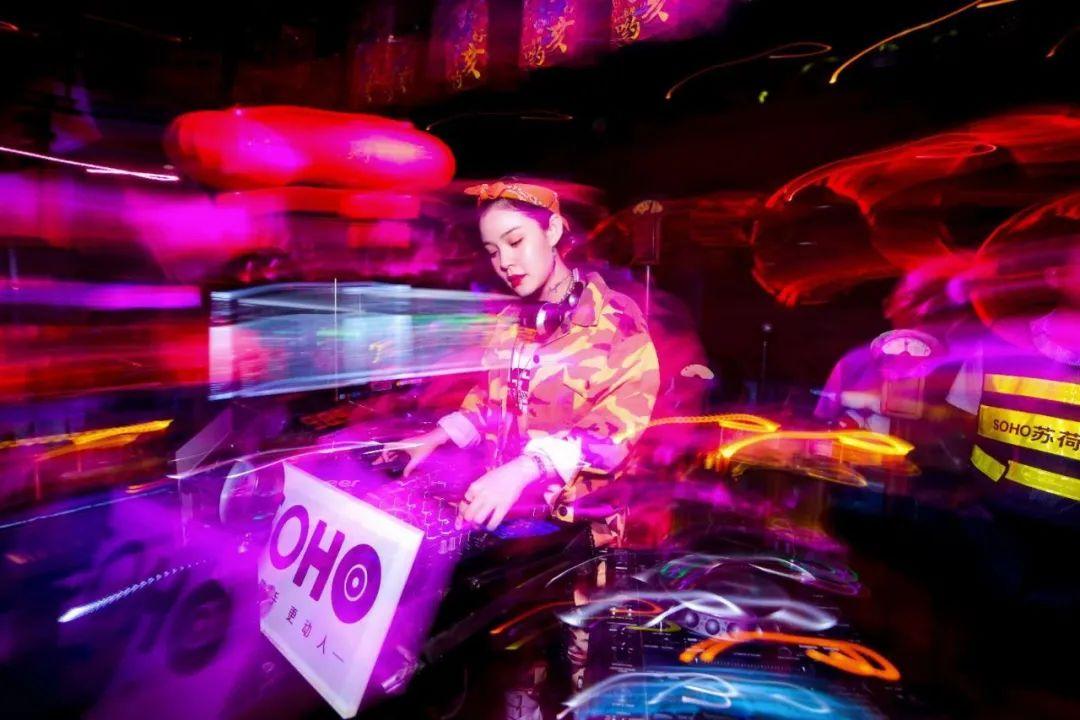 鸡尾酒的美妙│给你的舌尖来一场艺术体验之旅-武汉苏荷酒吧/SOHO CLUB
