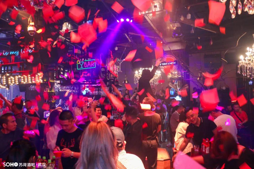鸡尾酒的美妙│给你的舌尖来一场艺术体验之旅-武汉苏荷酒吧/SOHO CLUB