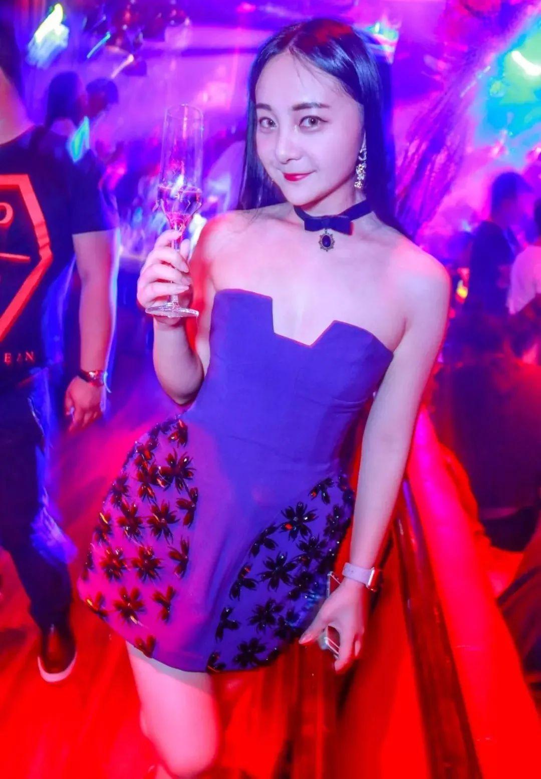 鸡尾酒的美妙│给你的舌尖来一场艺术体验之旅-武汉苏荷酒吧/SOHO CLUB