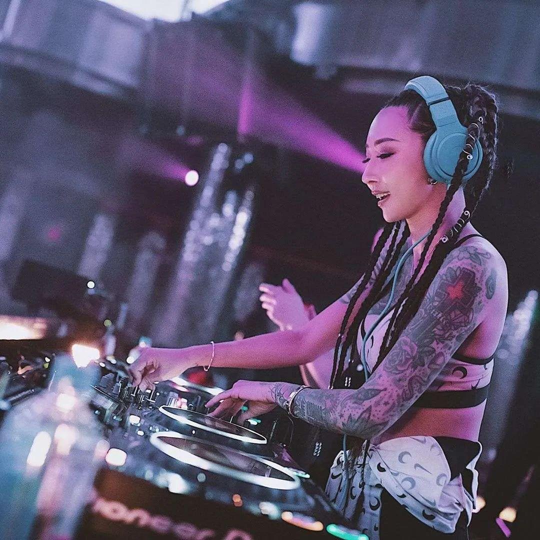 为什么她可以登上全球顶级夜店的舞台？-重庆普乐浩斯酒吧/PH酒吧/PLAY HOUSE CLUB