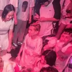 广州首家夜店放题式酒水任饮，喷泉王会是谁？-广州THE ONE酒吧/THE ONE CLUB