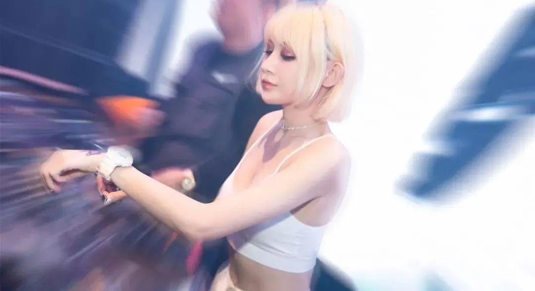 12/18 NAOMI | 掀起冬日巨浪的派对冲浪手-南宁斯贝斯酒吧/SPACE酒吧/SPACE CLUB