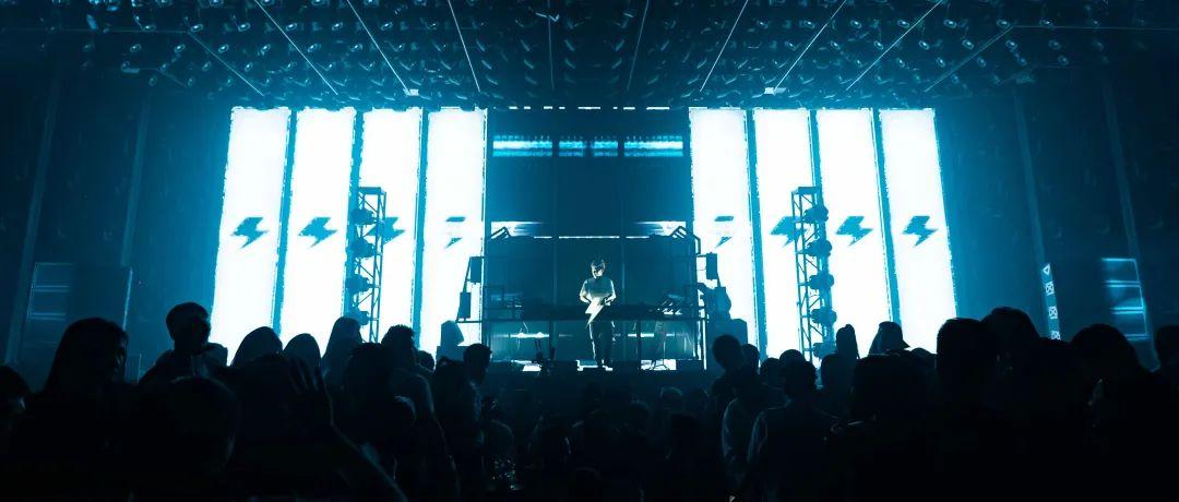 以光为弦,谱写MASTER x Terry Zhong “City of Lights”的巅峰之夜-上海Live Nation Electronic Asia(LNEA酒吧) 上海 以光为弦,谱写MASTER x Terry Zhong “City of Lights”的巅峰之夜-上海Live Nation Electronic Asia(LNEA酒吧) 上海