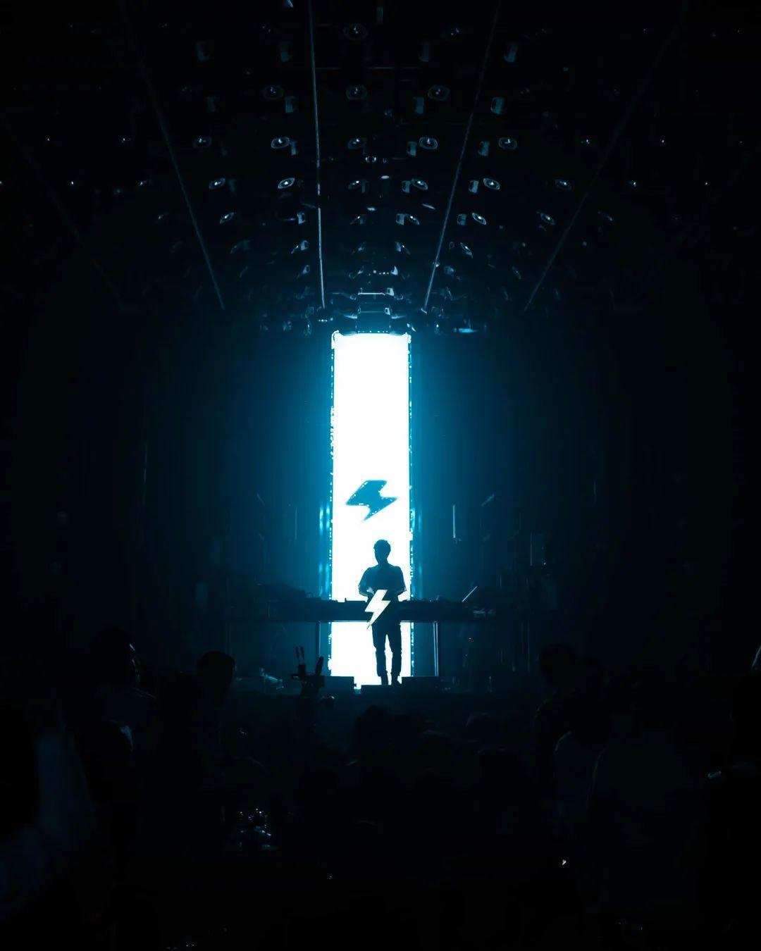 以光为弦,谱写MASTER x Terry Zhong “City of Lights”的巅峰之夜-上海Live Nation Electronic Asia(LNEA酒吧) 上海 以光为弦,谱写MASTER x Terry Zhong “City of Lights”的巅峰之夜-上海Live Nation Electronic Asia(LNEA酒吧) 上海