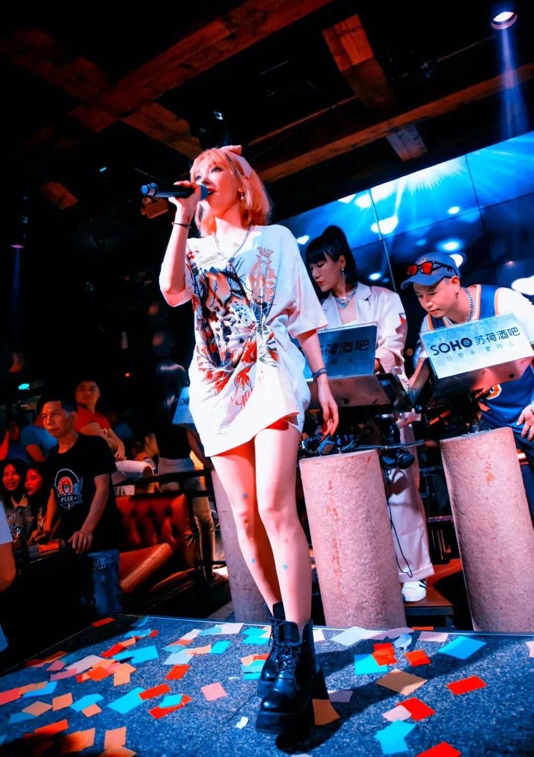 深夜的快乐原来有这个足矣-重庆苏荷酒吧/SOHO CLUB