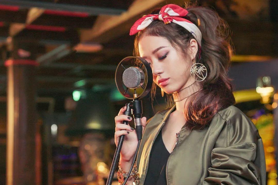 SOHO『 苏荷酒吧 』#03月27日 抖音网红·天籁唱将【 龙千里 】音乐专场，近距离与您互动！-金江苏荷酒吧/SOHO CLUB