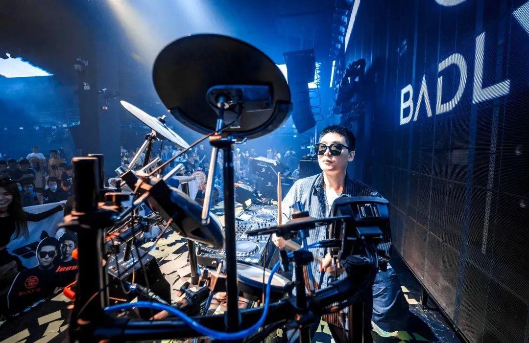 AT 体验馆品牌创始人亲自上阵 听说他喜欢玩 LIVE SET ？-兰州AT酒吧/AT体验馆