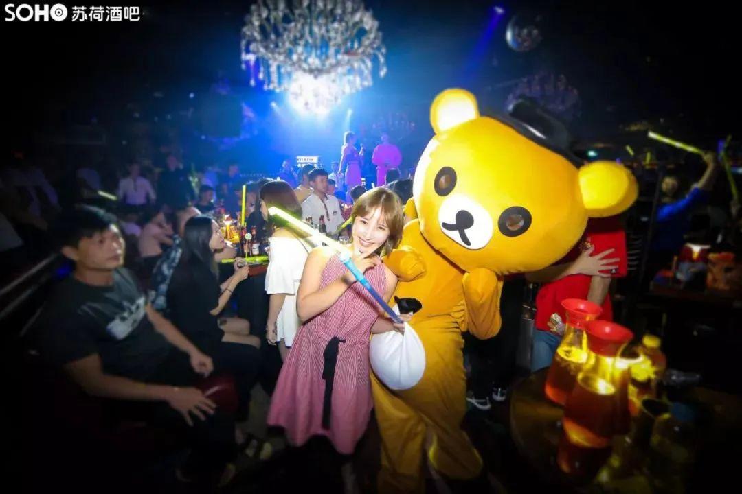 高阶人士「饮酒」指南，你可知这些骚操作-武汉苏荷酒吧/SOHO CLUB