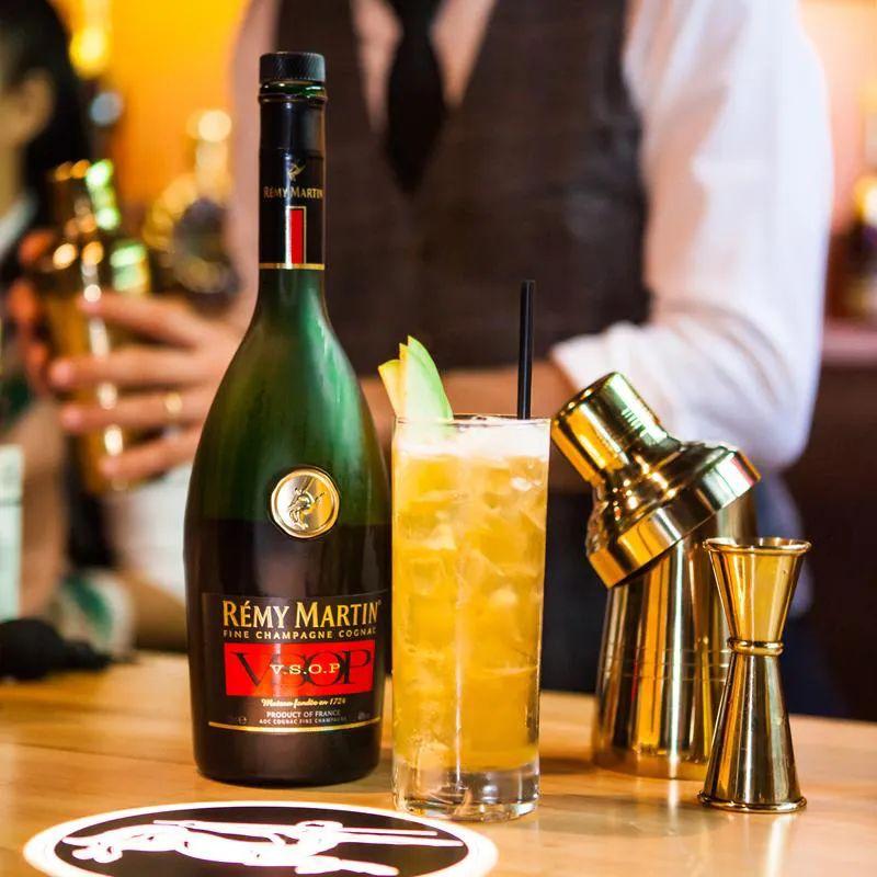 高阶人士「饮酒」指南，你可知这些骚操作-武汉苏荷酒吧/SOHO CLUB