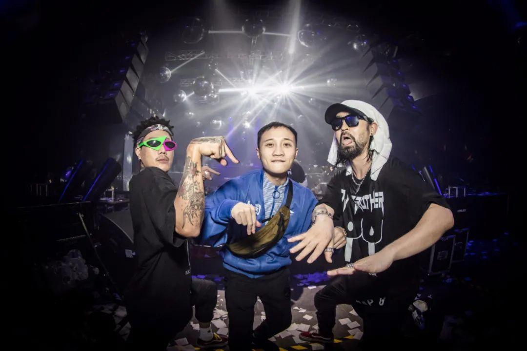 4月10号 | DJ Barry&amp;amp;MC YellowFace电音双人组，掀翻视听神经-佛山Panda house(熊猫酒吧) 佛山顺德