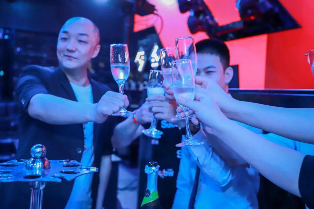 V CLUB 2021第二届员工大会[超越、蝶变、升华]-吉隆V酒吧/V CLUB