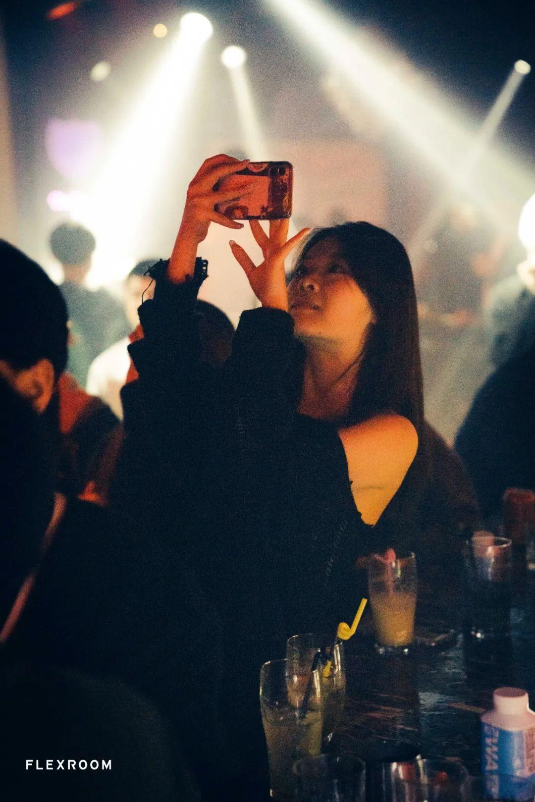 REVIEW 回顾 | Y.O.U.N.G、IN.SIDE CLUB EXCHANGE-成都FLEX酒吧/FLEX ROOM