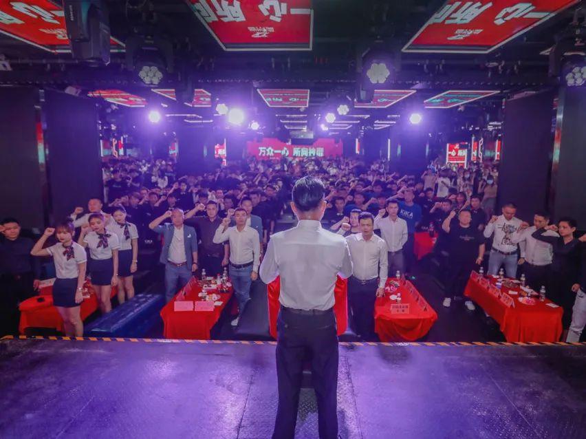BIG SHARK-大鲨鱼 · 海口店【万众一心，所向披靡】三月员工表彰大会回顾-海口大鲨鱼酒吧/BIG SHARK 