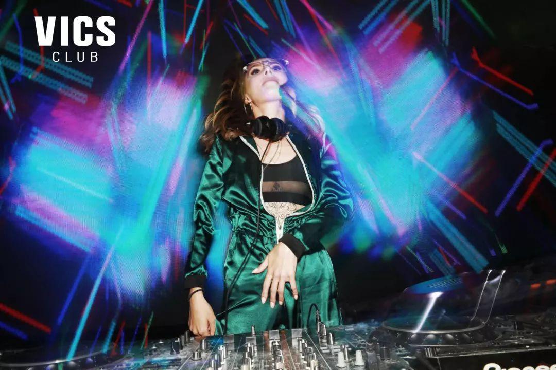 来自DJ RINA----令耳膜上瘾的音乐节奏-天津威克斯酒吧/VICS CLUB