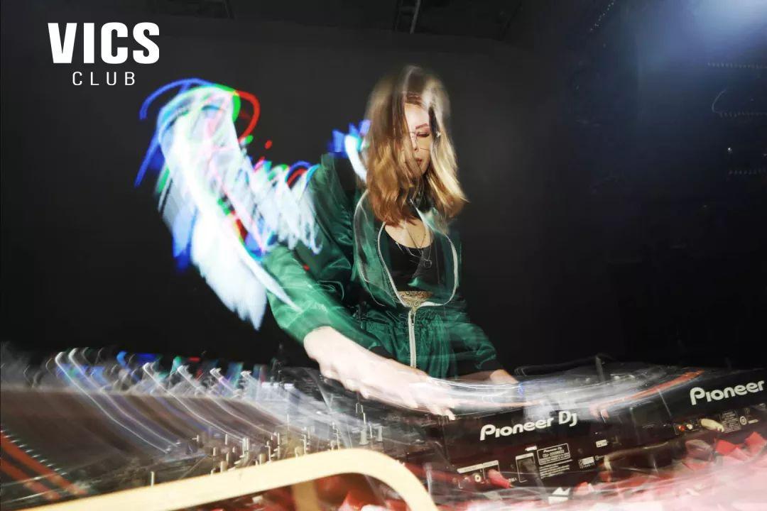 来自DJ RINA----令耳膜上瘾的音乐节奏-天津威克斯酒吧/VICS CLUB