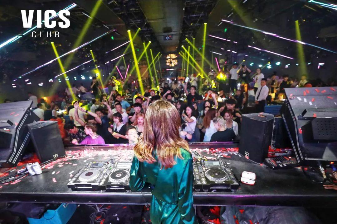来自DJ RINA----令耳膜上瘾的音乐节奏-天津威克斯酒吧/VICS CLUB