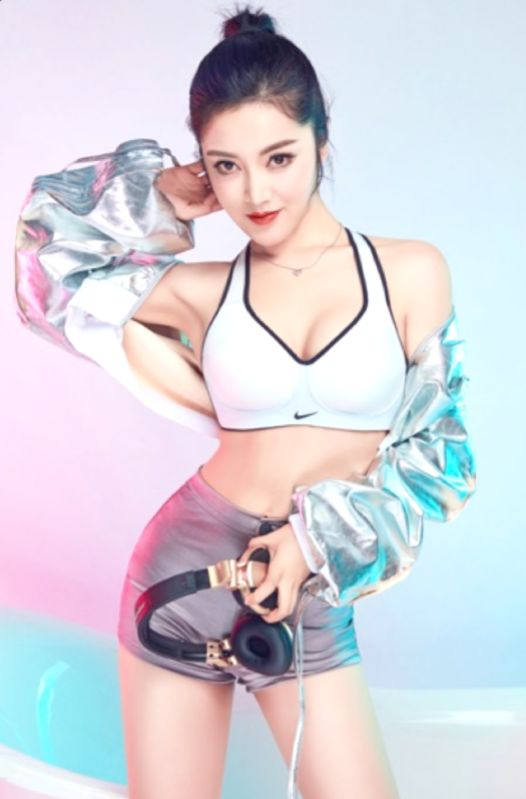 可盐可甜的女孩谁能拒绝？2019.06.29甜美外表下的酷女孩DJ ZAYA-天津威克斯酒吧/VICS CLUB
