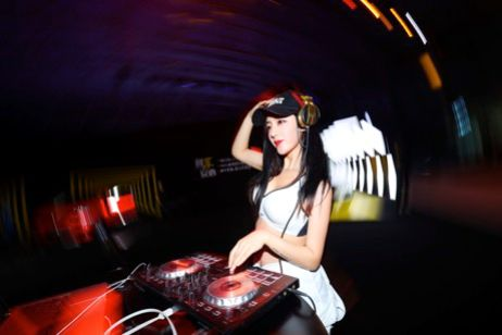 可盐可甜的女孩谁能拒绝？2019.06.29甜美外表下的酷女孩DJ ZAYA-天津威克斯酒吧/VICS CLUB