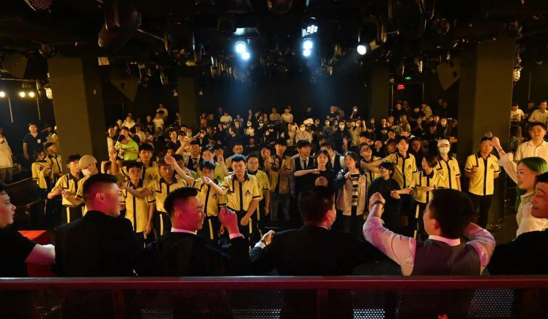 365集团古城区事业部观前联合店4月员工大会圆满成功!-苏州ALL STAR CLUB (全明星酒吧) 365集团古城区事业部观前联合店4月员工大会圆满成功!-苏州ALL STAR CLUB (全明星酒吧)