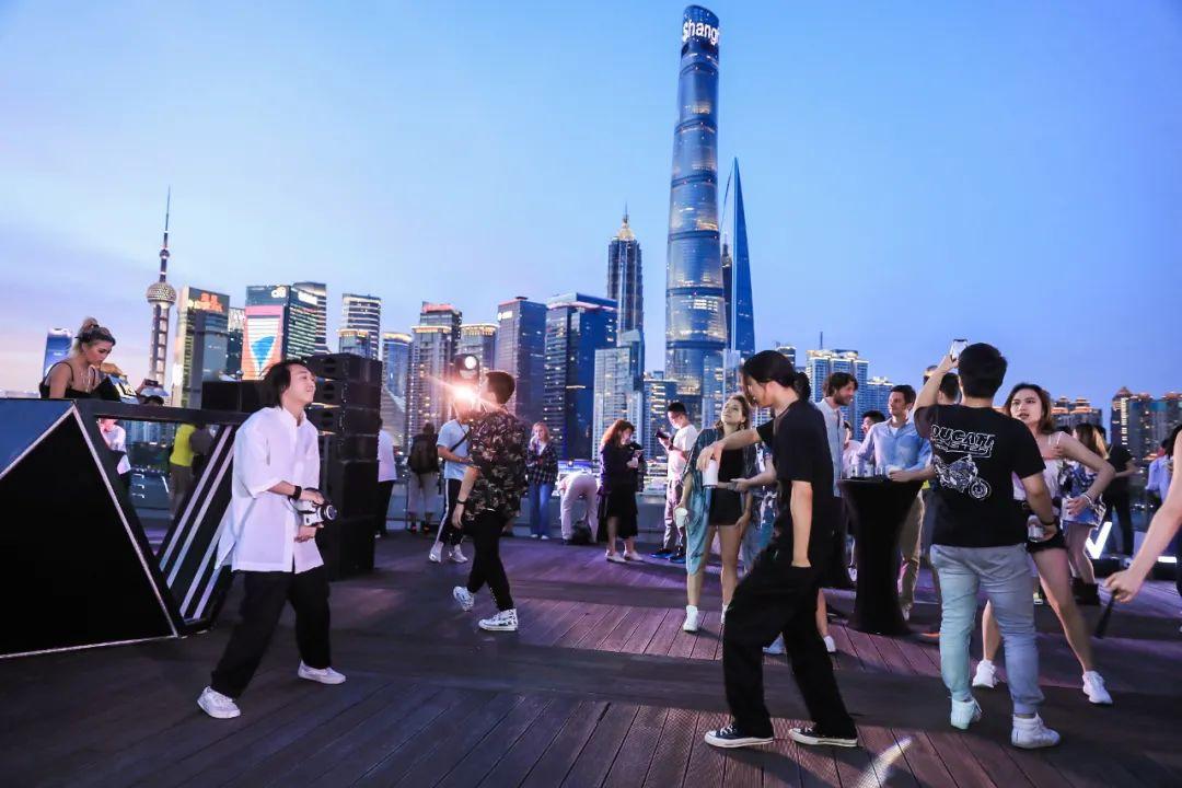18个火爆夜市回归魔都，今年夏天不睡了！-上海BEEHIVE 酒吧/BEEHIVE CLUB