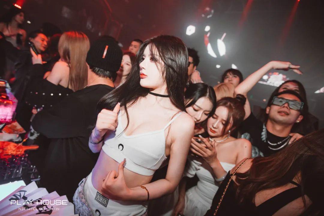 你有多久没看过日出了?-西安西安Play House(普乐浩斯酒吧/ph 酒吧) 你有多久没看过日出了?-西安西安Play House(普乐浩斯酒吧/ph 酒吧)