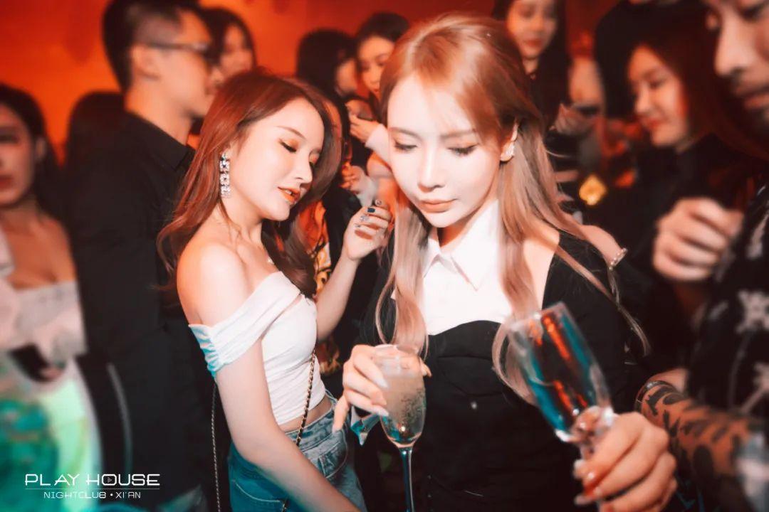你有多久没看过日出了?-西安西安Play House(普乐浩斯酒吧/ph 酒吧) 你有多久没看过日出了?-西安西安Play House(普乐浩斯酒吧/ph 酒吧)