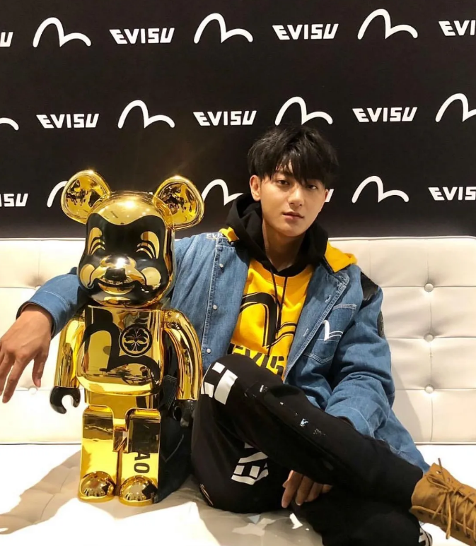 MR.DESIGNER 丨情人节 x BEARBRICK 限量联名版积木熊即将释出-三明迪赛尔酒吧/MR.DESIGNER