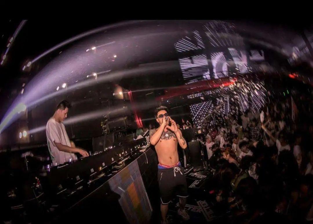 06.11 DJ SUDI & MC o.oz장촨바이新势力组合领你同步感受来自电音热浪的洗礼-厦门厦门星际酒吧/Stellar酒吧/Stellar Night Club 06.11 DJ SUDI & MC o.oz장촨바이新势力组合领你同步感受来自电音热浪的洗礼-厦门厦门星际酒吧/Stellar酒吧/Stellar Night Club