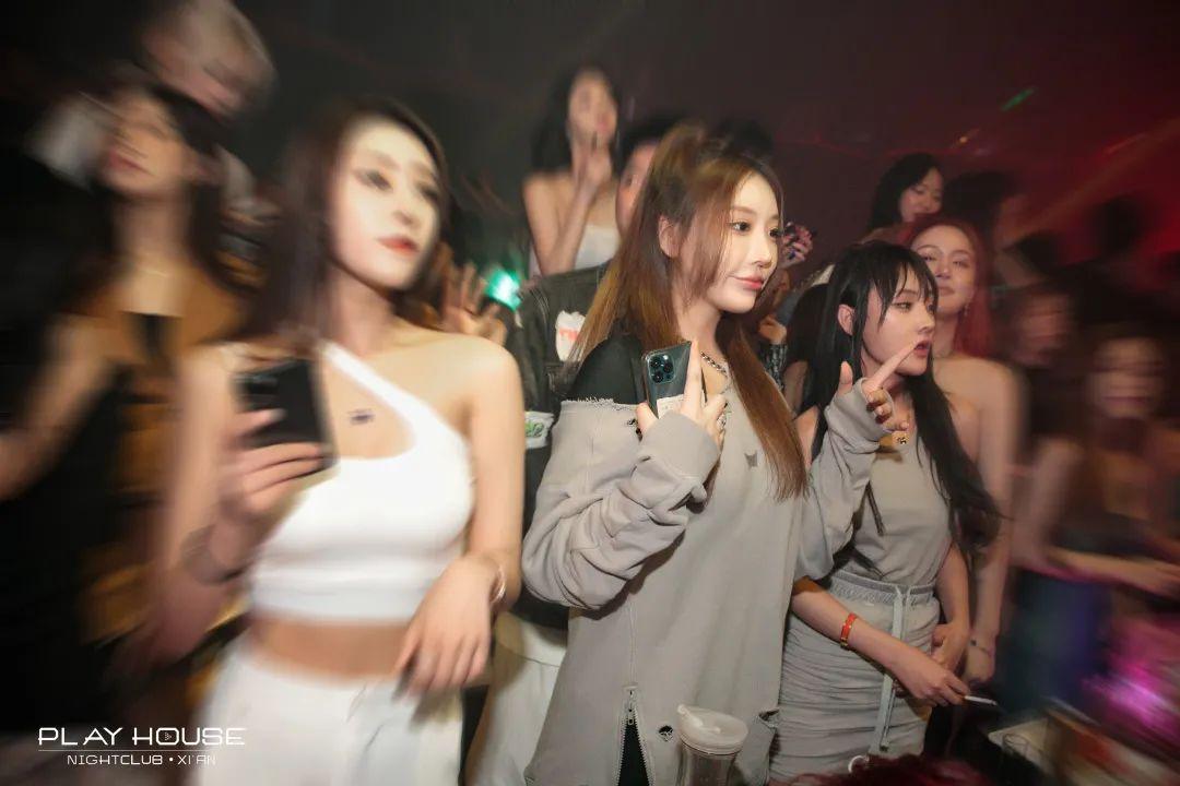 提问,6月有什么比这里更快乐的?-西安西安普乐浩斯酒吧/ph 酒吧/Play House 提问,6月有什么比这里更快乐的?-西安西安普乐浩斯酒吧/ph 酒吧/Play House