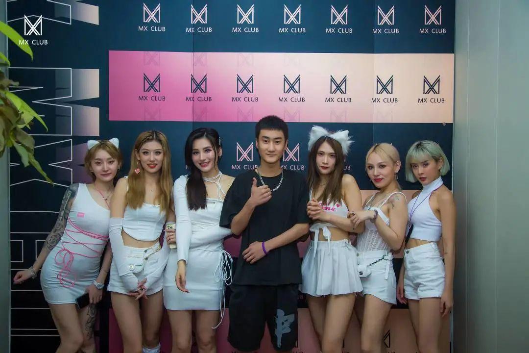 这六个女朋友你拿下了吗？-焦作MX酒吧/MX CLUB