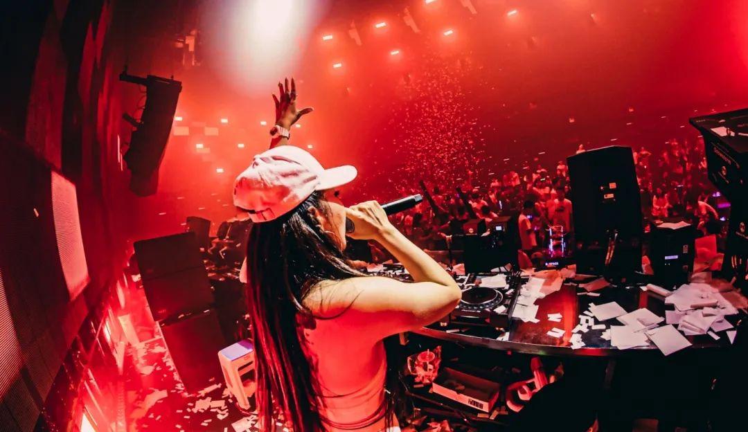 BBR丨11/22 @ MOODMAKER | DJ SARA &amp;amp; MC NICOLE-G | 感受风格迥异的甜美-福清BBR酒吧/Boom Boom Room