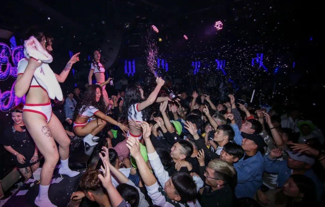2020.11.11光棍节湿身PARTY↗撩动你骚动的灵魂！-大英MIX酒吧/MIX PARTY SPACE