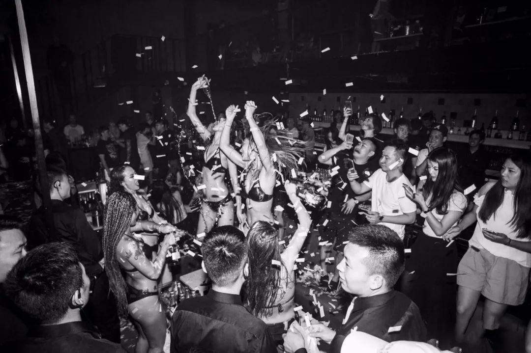 2020.11.11光棍节湿身PARTY↗撩动你骚动的灵魂！-大英MIX酒吧/MIX PARTY SPACE